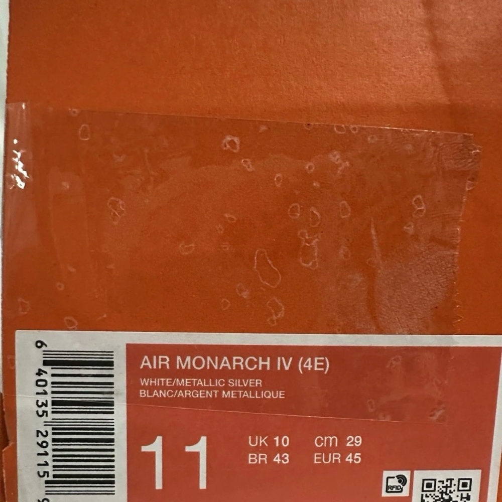 Men Nike Air Monarch White and Navy running shoes size 11 .New with box .R14 - Picture 7 of 7